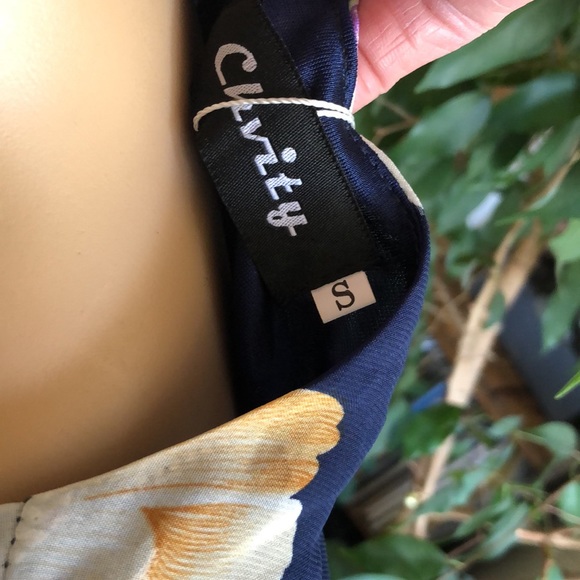 Dress - Picture 7 of 8